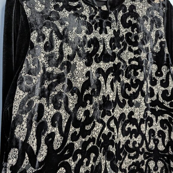 Chico’s Silk Velvet Button Front Cardigan Blouse Semi sheer Black Large 2 - Picture 7 of 7